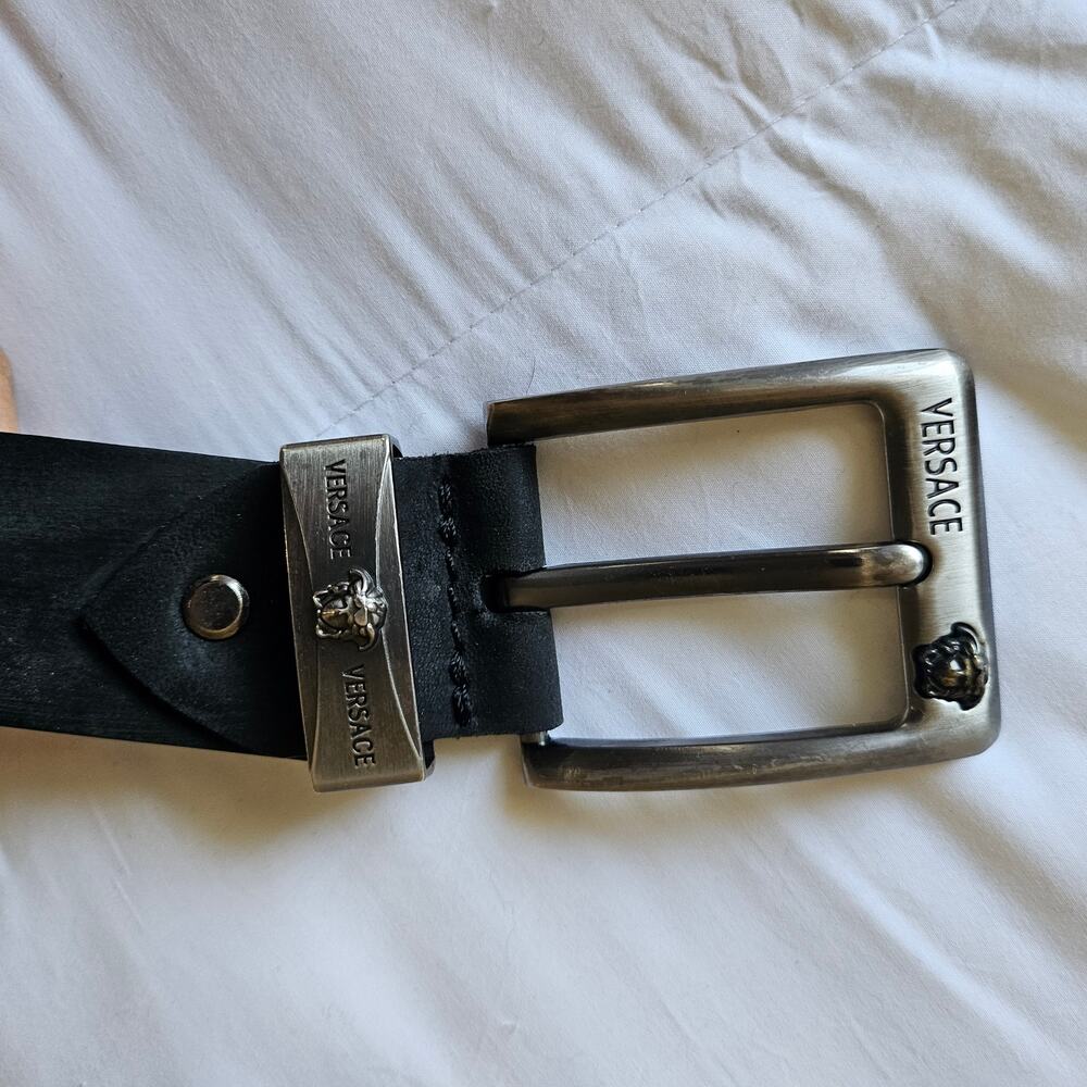 Chic VERSACE Leather Belt - Size 34 - Preloved Luxury